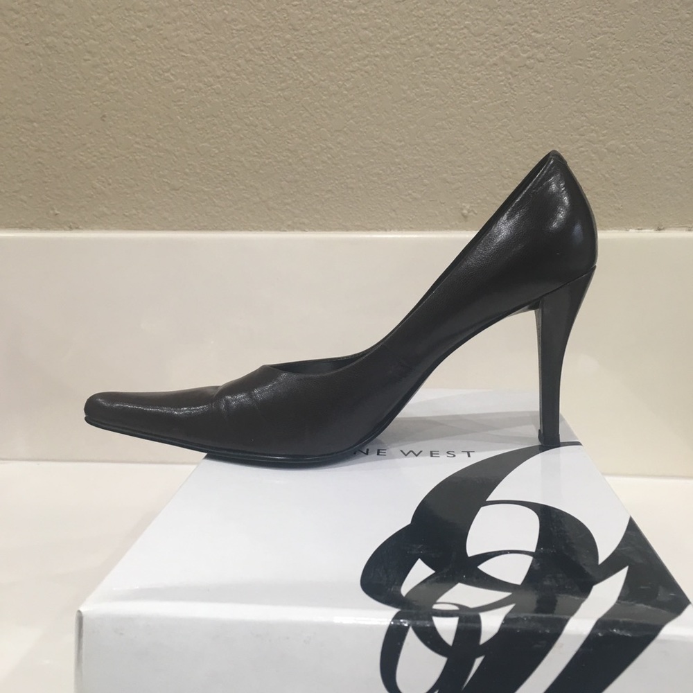 Classic Chocolate pump Size 7.5
